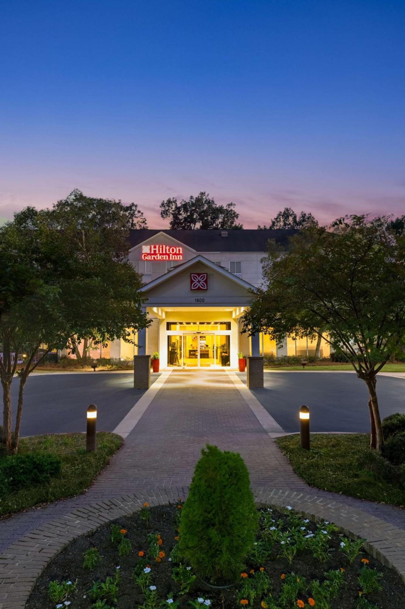 Hilton Garden Inn Montgomery East Exterior photo